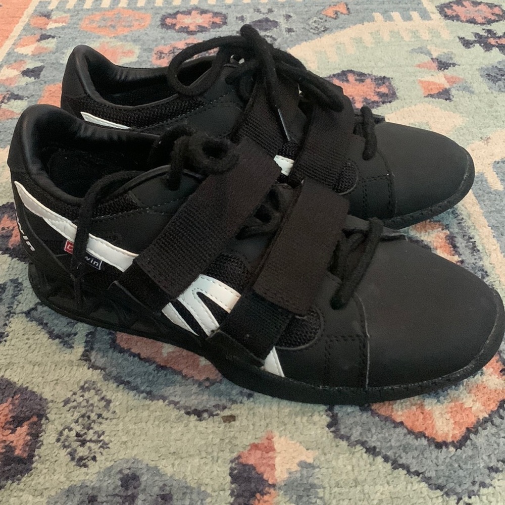 Size 7, Olympic Weightlifting platform shoes. Do-Win